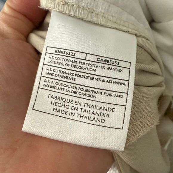 Nike Golf Women’s 4 Short Khaki Pants Cropped Ankle - Picture 5 of 5